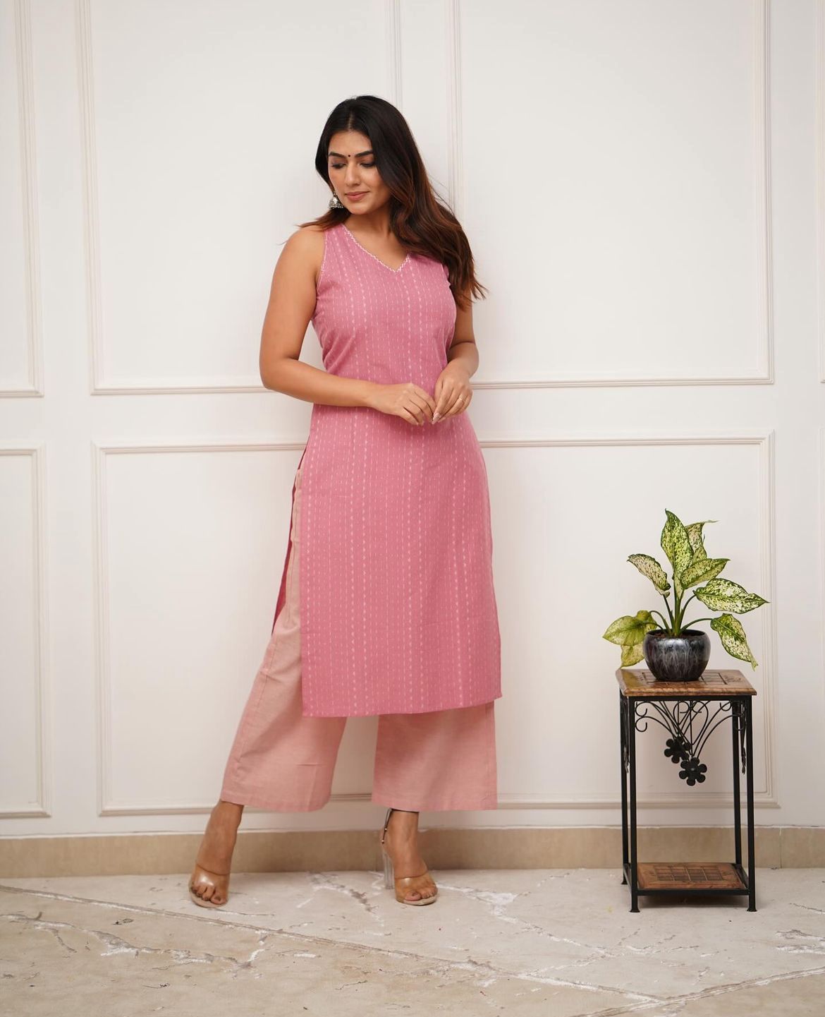 PINK KATHA SLEEVELESS KURTA WITH PALAZZO