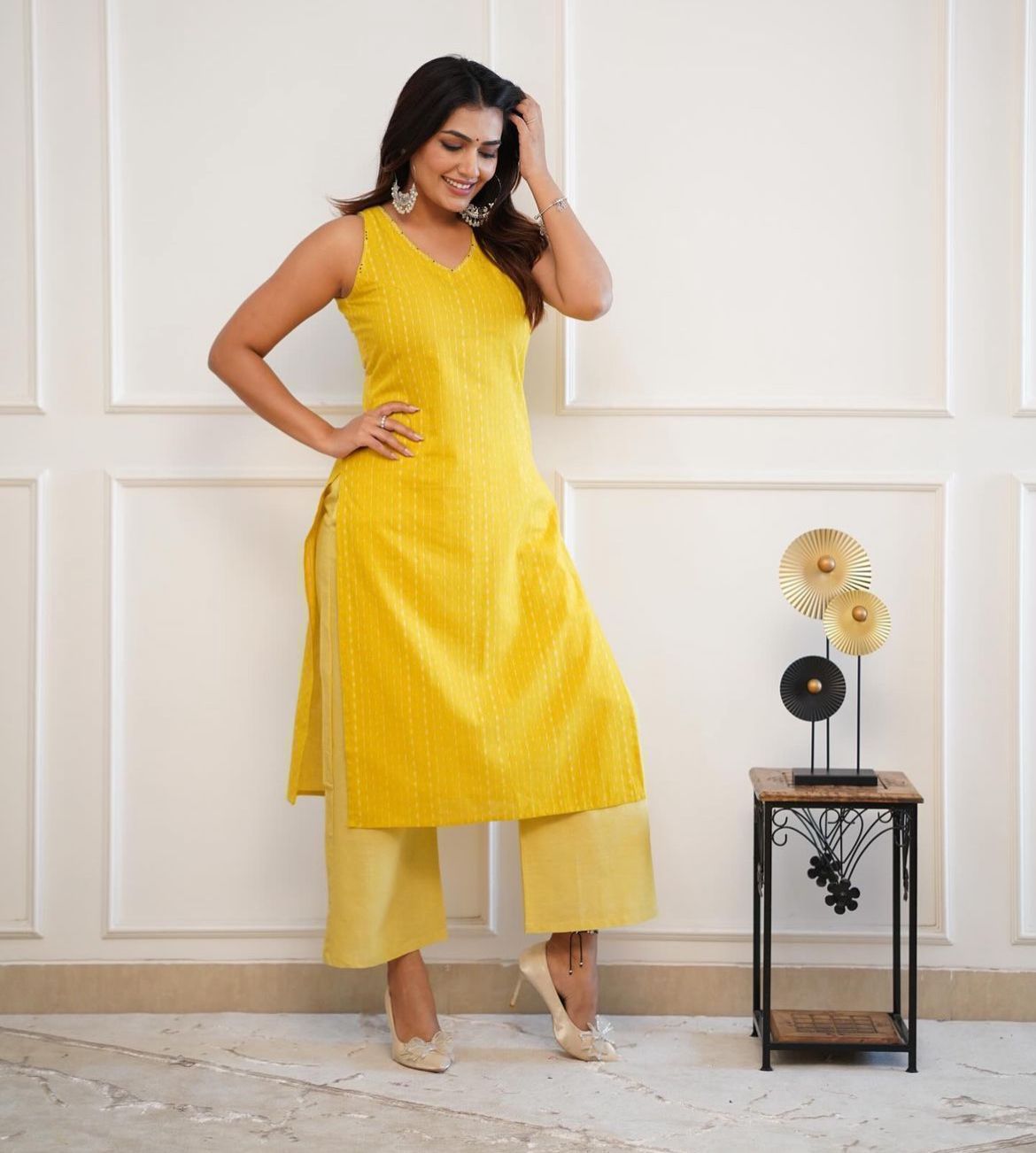 YELLOW KATHA SLEEVELESS KURTA WITH PALAZZO