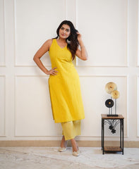 YELLOW KATHA SLEEVELESS KURTA WITH PALAZZO