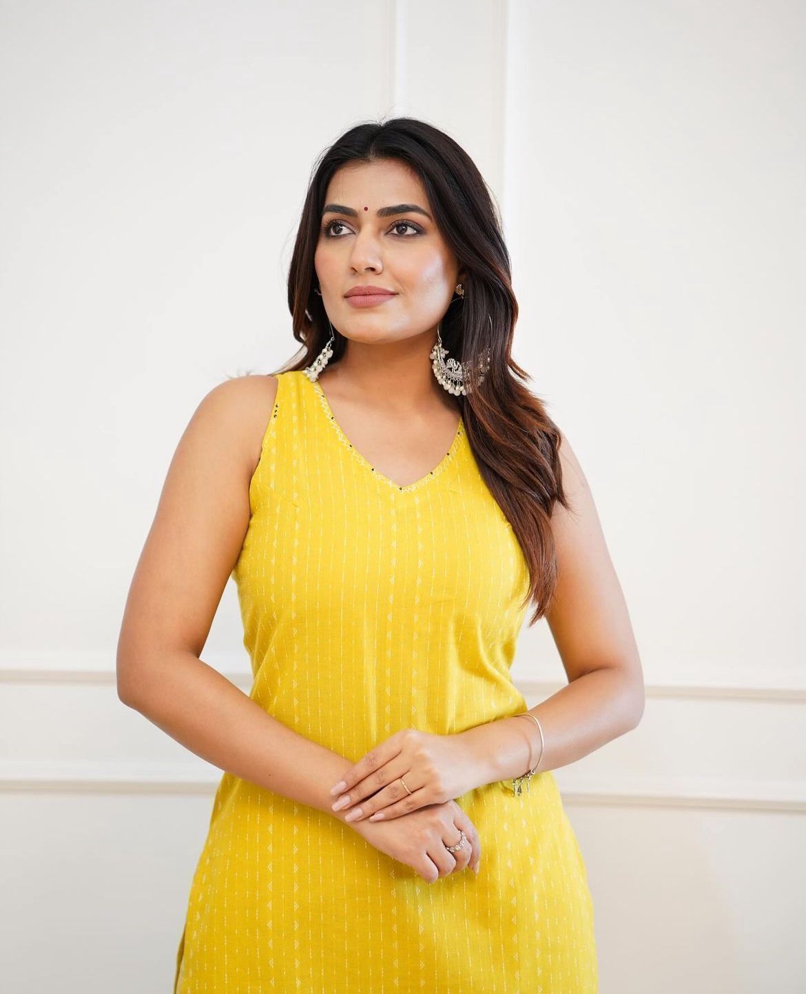 YELLOW KATHA SLEEVELESS KURTA WITH PALAZZO