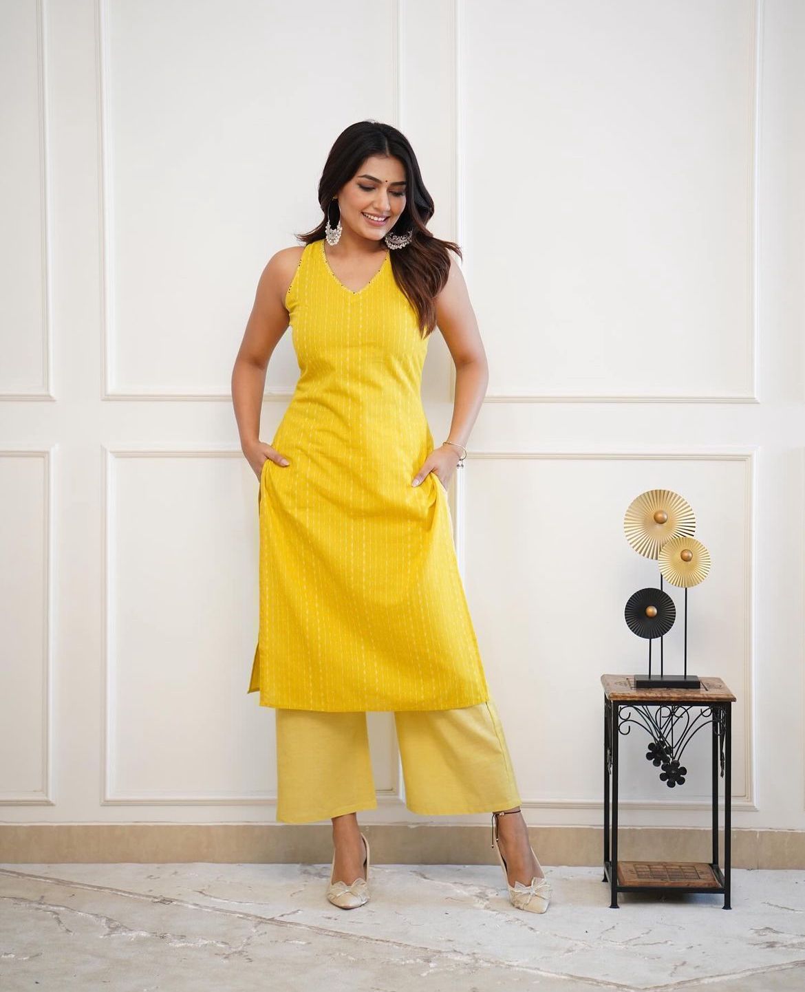 YELLOW KATHA SLEEVELESS KURTA WITH PALAZZO