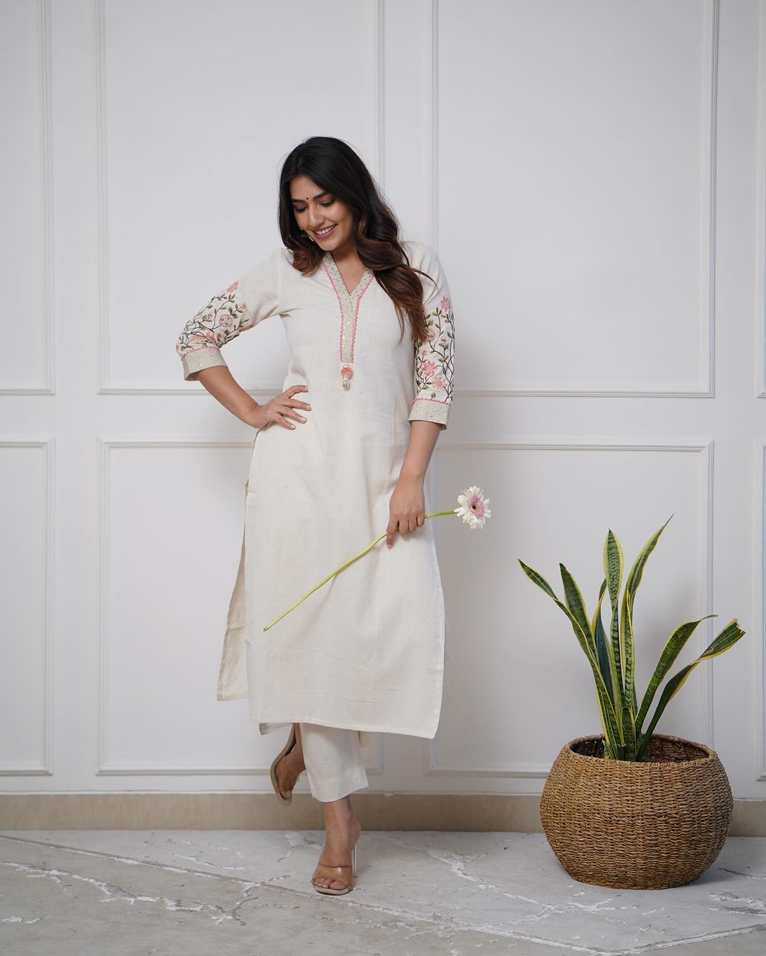 Women Cotton KS White Kurta Pant Set