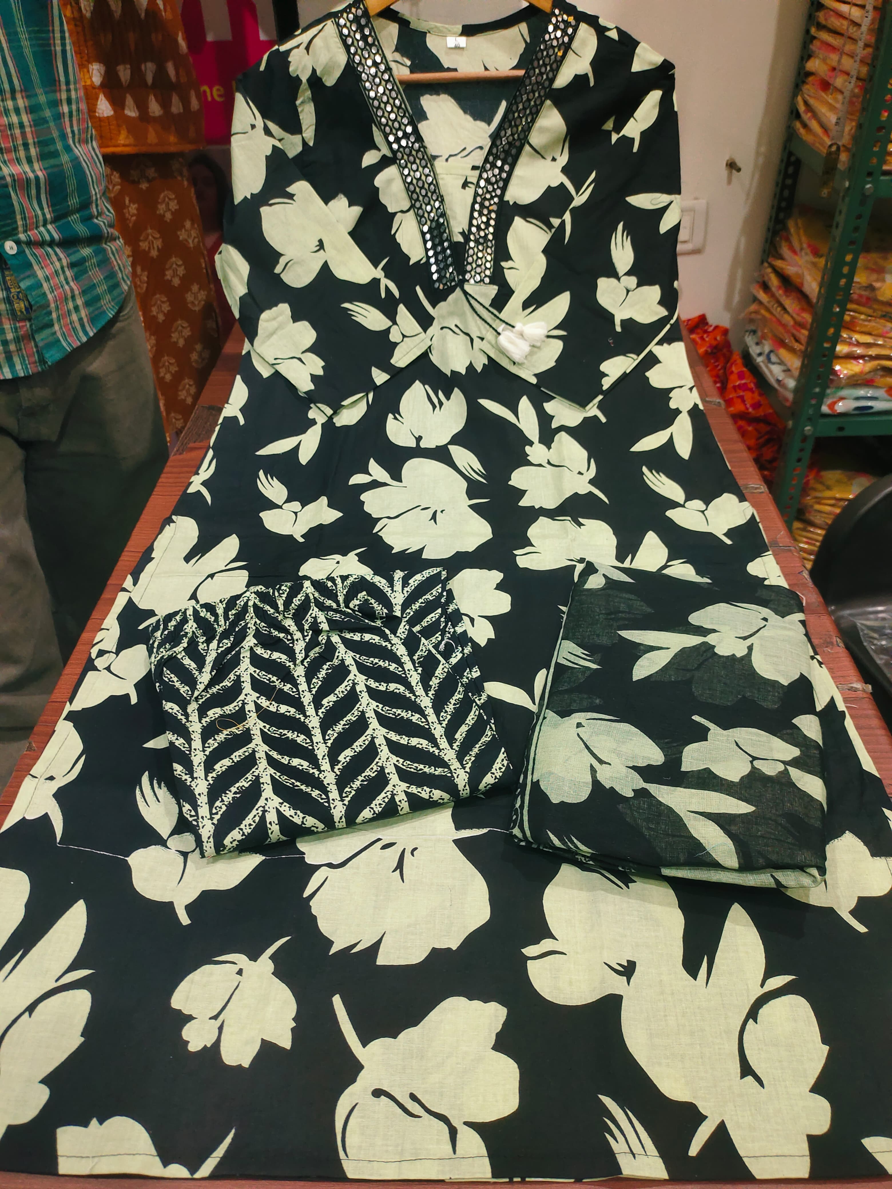 PM-Black-Dupatta Set
