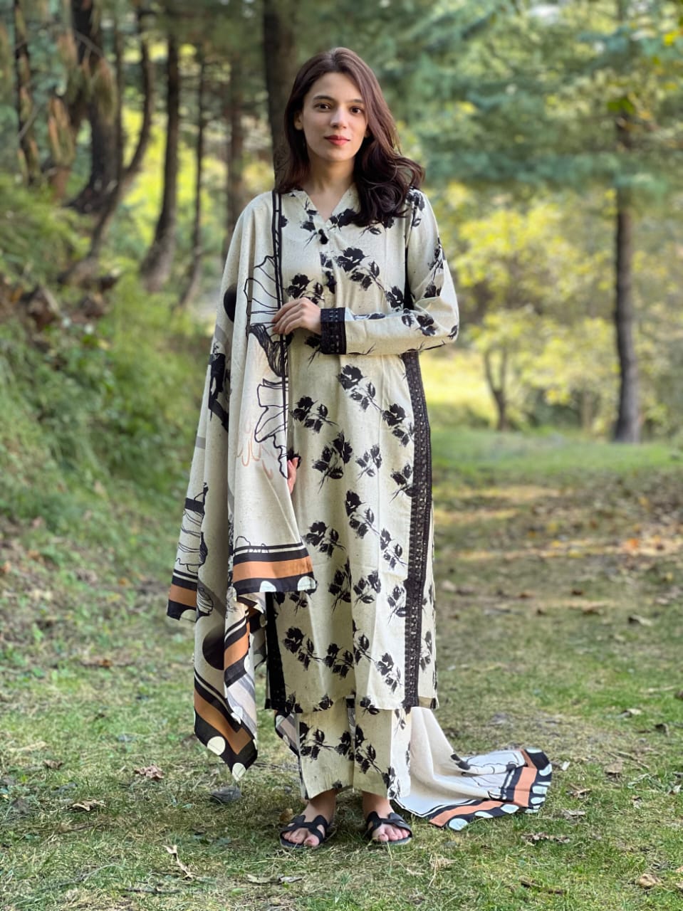 Premdhaga-Beige-Black-Dupatta-Set