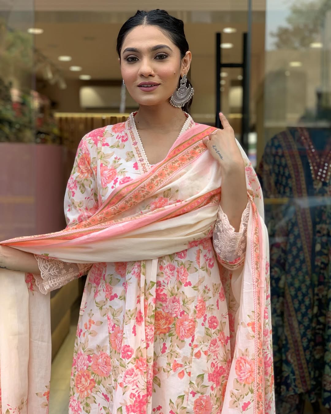 Premdhaga-Peach/White-Dupatta Set
